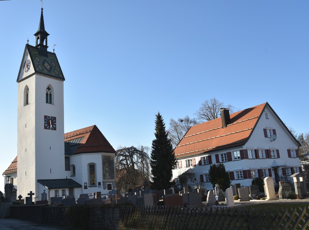 Pfarrkirche Ellhofen vom Friedhof
